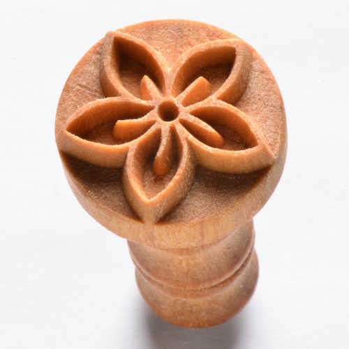 MKM Simple Flower Outline 2.5cm wood stamp